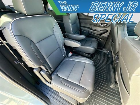 Used 2023 Chevrolet Traverse Premier image 28