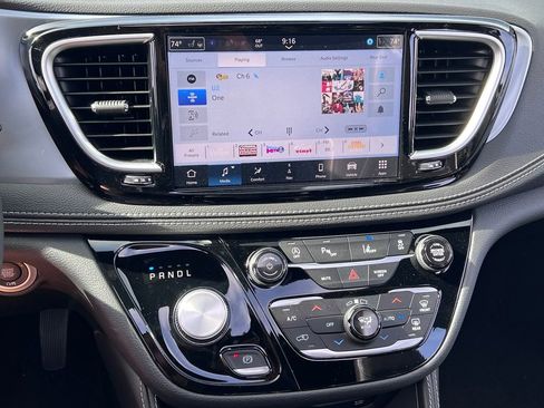 New 2026 Chrysler Pacifica Limited AWD/4WD image 17