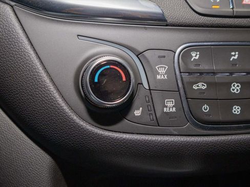 Used 2024 Chevrolet Equinox LT AWD/4WD image 20