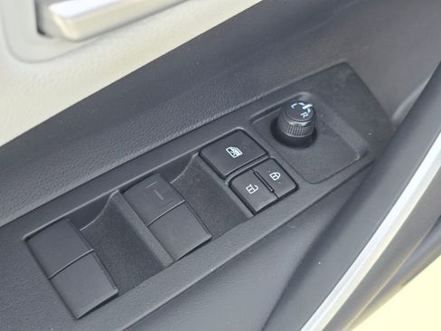 Used 2024 Toyota Corolla SE FWD image 23