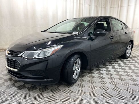 Used 2018 Chevrolet Cruze LS image 8