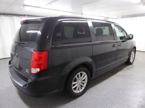 Used 2016 Dodge Grand Caravan SXT image 7