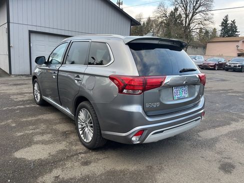 Used 2022 Mitsubishi Outlander LE image 7