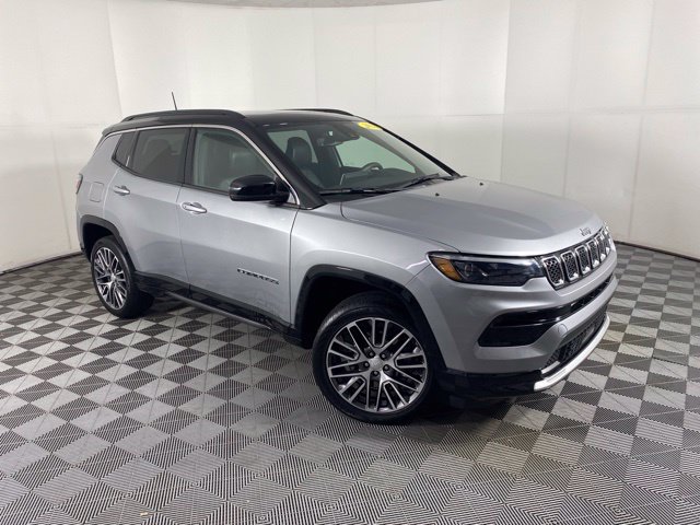 Used 2023 Jeep Compass Limited w/ Elite Group AWD/4WD image 1