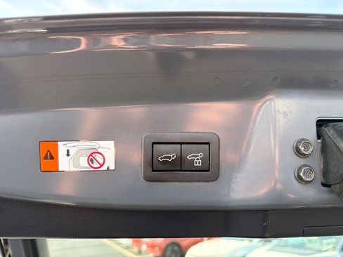 Used 2023 Toyota Prius Limited AWD/4WD image 10