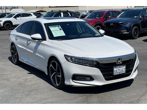 Used 2018 Honda Accord Touring image 8