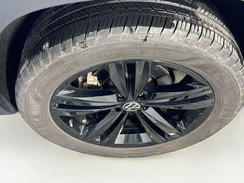 Used 2023 Volkswagen Atlas Cross Sport SEL R-Line image 31