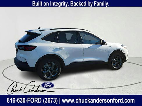 New 2026 Ford Escape ST-Line w/ Cold Weather Package image 9