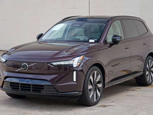 Used 2025 Volvo EX90 Ultra AWD/4WD image 45