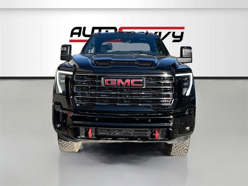 Used 2025 GMC Sierra 2500 AT4 w/ AT4 Premium Plus Package image 2