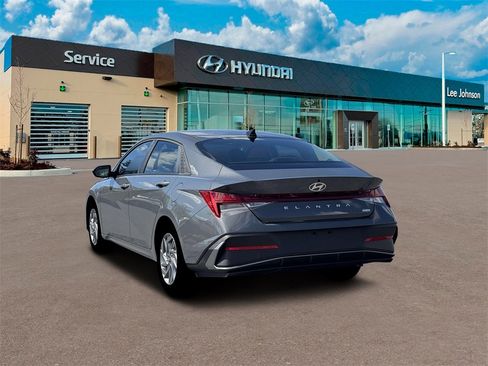 New 2026 Hyundai Elantra Blue image 5
