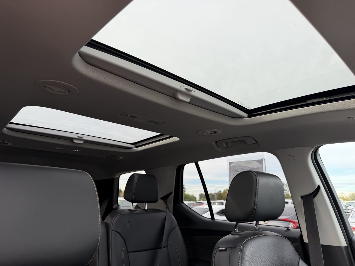 Used 2020 Chevrolet Traverse Premier w/ LPO, Midnight Edition AWD/4WD image 16