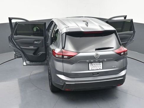 Used 2024 Nissan Rogue SV image 45