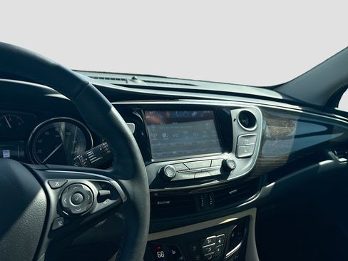 Used 2019 Buick Envision Essence image 17