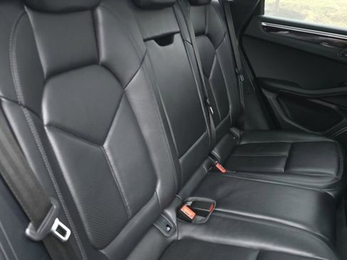 Used 2022 Porsche Macan image 23