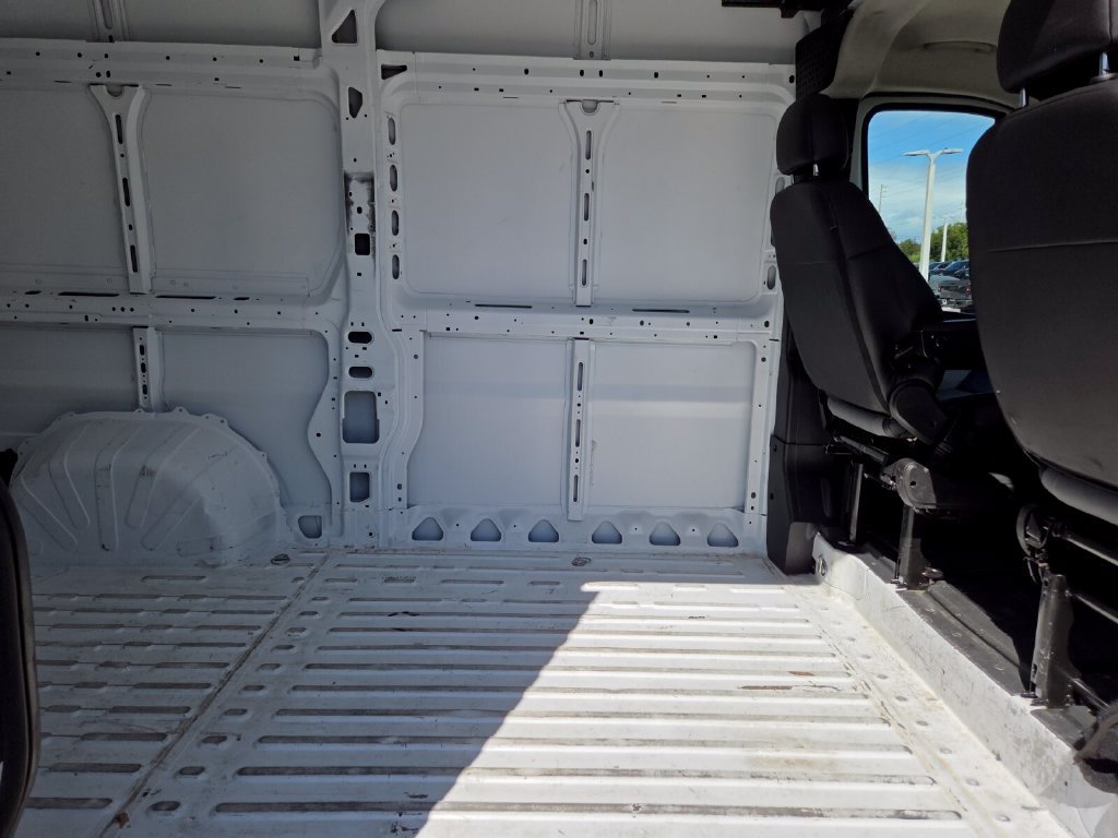 Used 2024 RAM ProMaster 2500 w/ Convenience Group FWD image 18