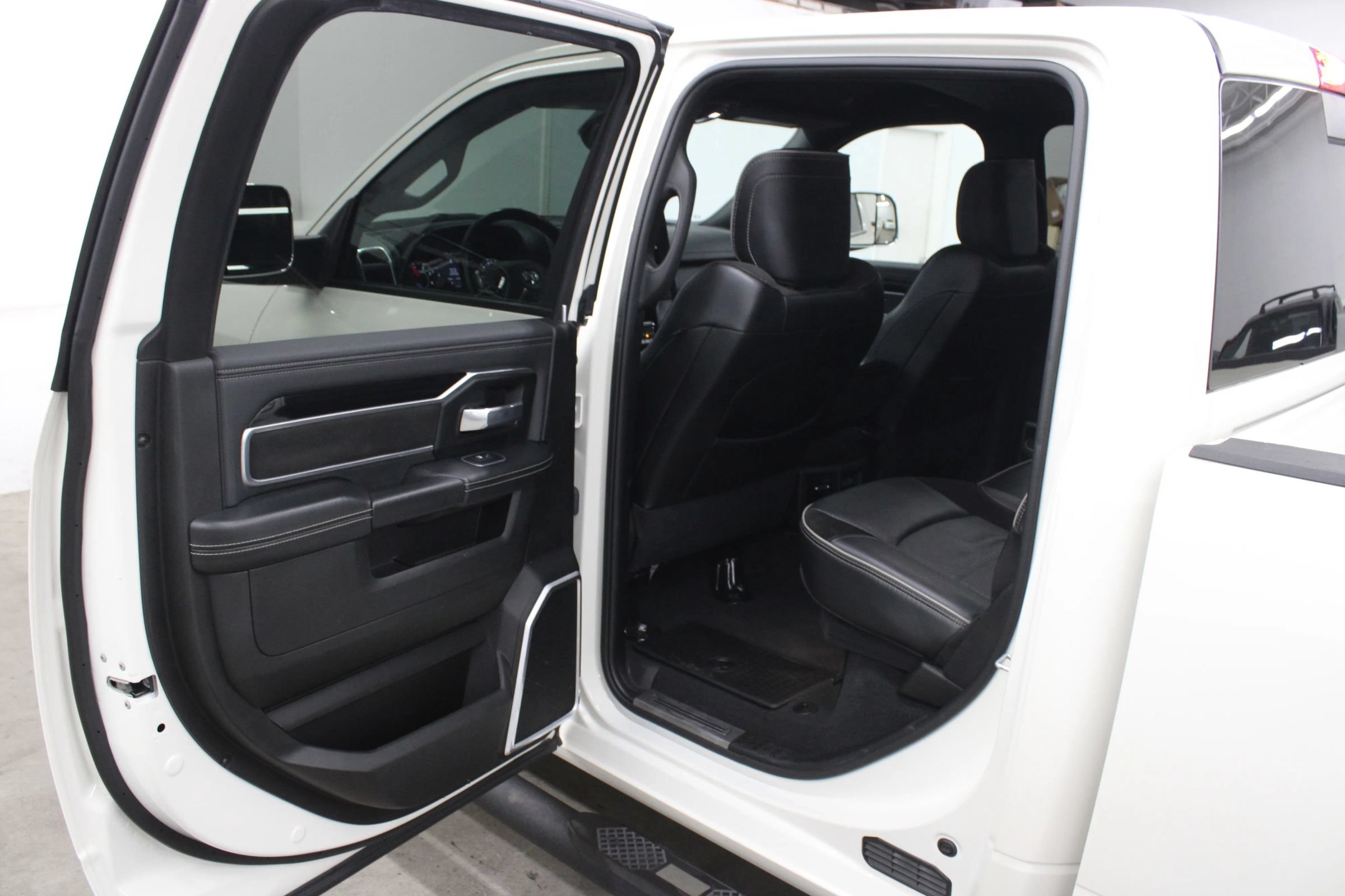 Used 2022 RAM 2500 Laramie AWD/4WD image 27