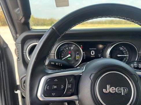 Used 2021 Jeep Wrangler Unlimited Sahara image 10