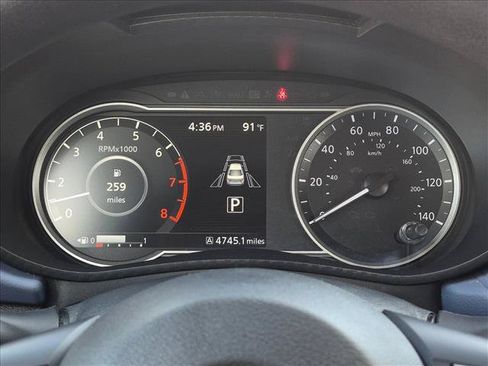 Used 2024 Nissan Versa SV FWD image 11