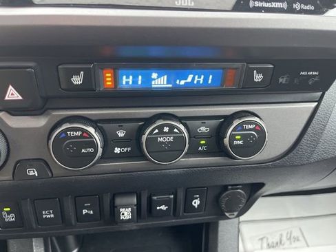 Used 2022 Toyota Tacoma TRD Sport image 22