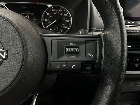 Used 2023 Nissan Rogue S image 33