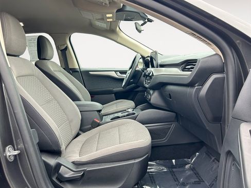 Used 2020 Ford Escape SE image 10