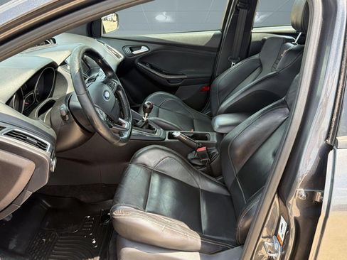 Used 2018 Ford Focus ST w/ Equipment Group 402A FWD image 5