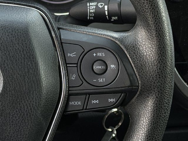 Used 2020 Toyota Camry LE FWD image 14