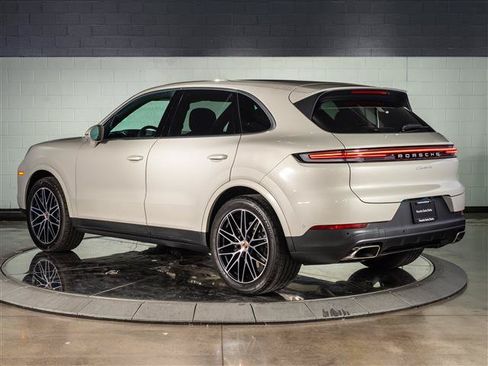 Certified 2026 Porsche Cayenne AWD/4WD image 3