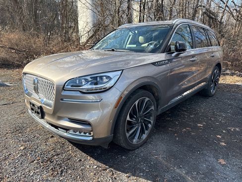 Used 2020 Lincoln Aviator Reserve w/ Equipment Group 202A image 3