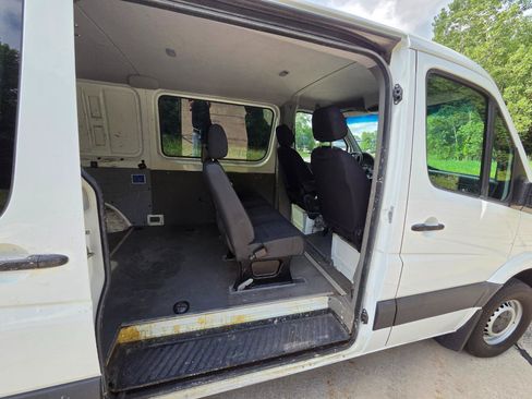 Used 2017 Mercedes-Benz Sprinter 2500 image 25