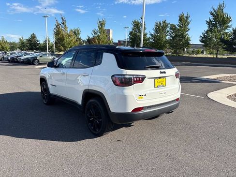 Used 2021 Jeep Compass Latitude AWD/4WD image 10