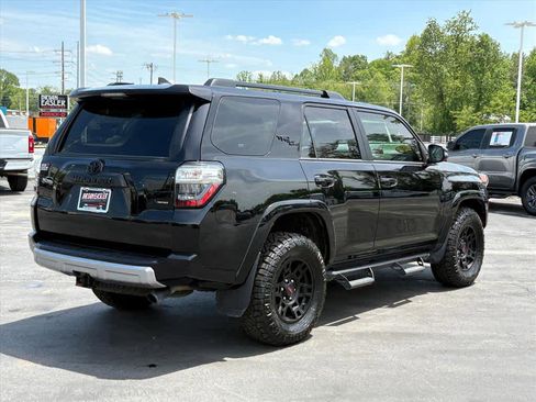 Used 2024 Toyota 4Runner TRD Off-Road Premium w/ Moonroof Package AWD/4WD image 3