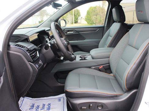 New 2026 GMC Acadia AT4 w/ Super Cruise Package image 8