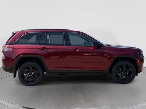 New 2026 Jeep Grand Cherokee Limited w/ Limited Altitude Package AWD/4WD image 2