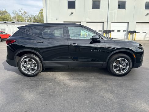 Used 2024 Chevrolet Blazer LT w/ Convenience Package image 2