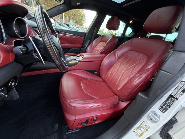 Used 2019 Maserati Levante S GranLusso AWD/4WD image 26