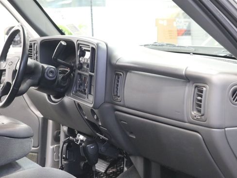 Used 2005 Chevrolet Silverado 2500 LS w/ Heavy-Duty Power Package image 84