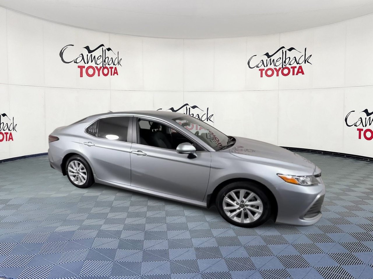 Used 2024 Toyota Camry LE FWD image 2