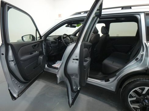 Used 2025 Subaru Forester Premium w/ Convenience Package #1 image 30