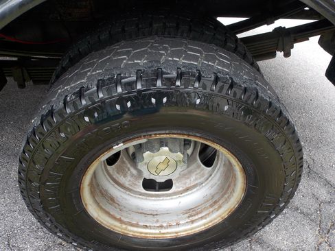 Used 2002 Chevrolet Silverado 3500 LT w/ Off-Road Skid Plate Pkg image 21