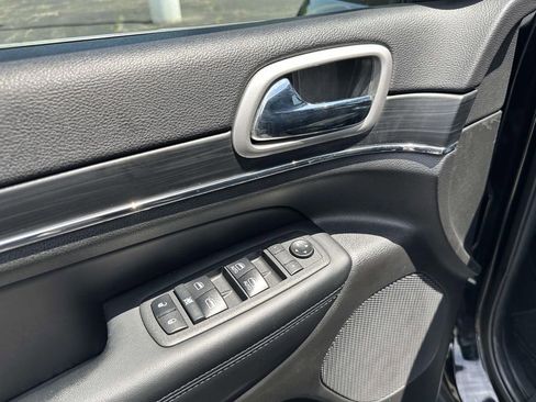 Used 2021 Jeep Grand Cherokee Limited AWD/4WD image 18