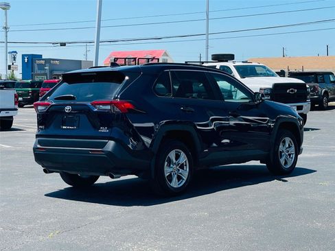 Used 2024 Toyota RAV4 XLE w/ Convenience Package AWD/4WD image 4