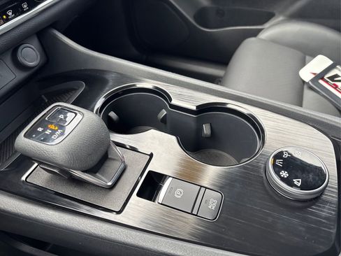 Used 2023 Nissan Rogue SV w/ SV Premium Package image 33