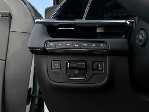 Used 2023 Cadillac Escalade Sport Platinum w/ LPO, ONYX Package image 17