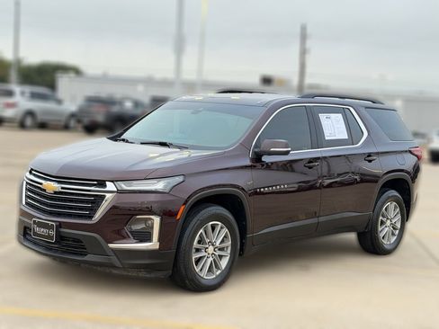 Used 2023 Chevrolet Traverse LT FWD image 4