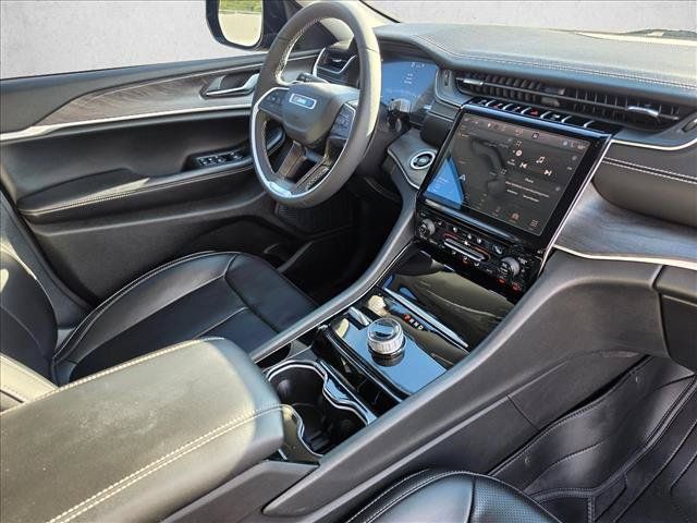 Used 2023 Jeep Grand Cherokee L Limited w/ Luxury Tech Group II AWD/4WD image 10