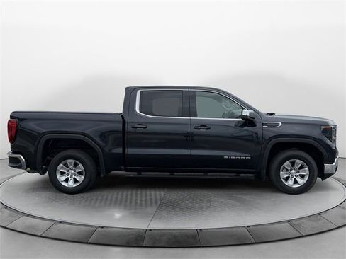 Used 2024 GMC Sierra 1500 SLE image 1