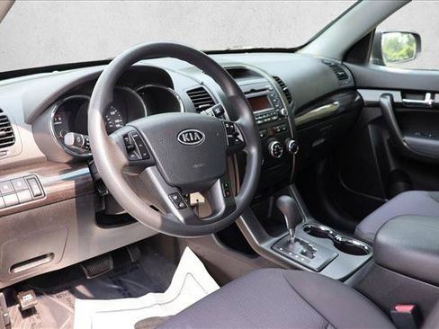 Used 2012 Kia Sorento FWD image 10