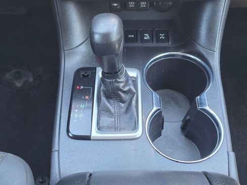 Used 2019 Toyota Highlander LE image 16